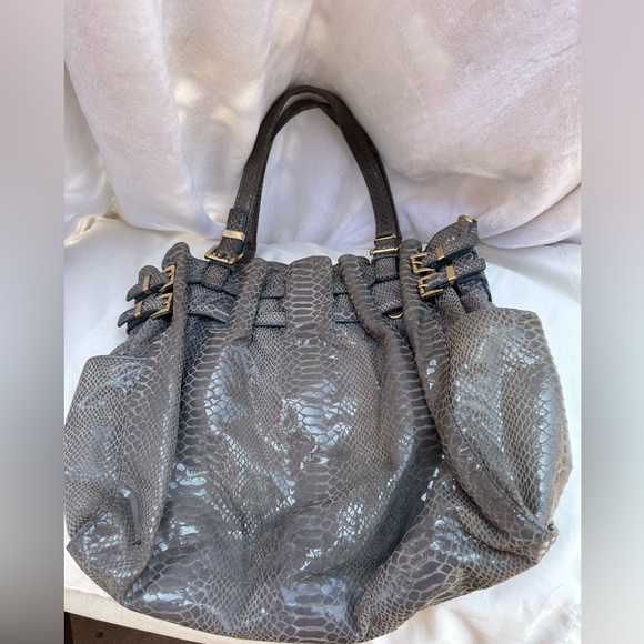 Michael Kors Handbags - Michael Kors leather tote
